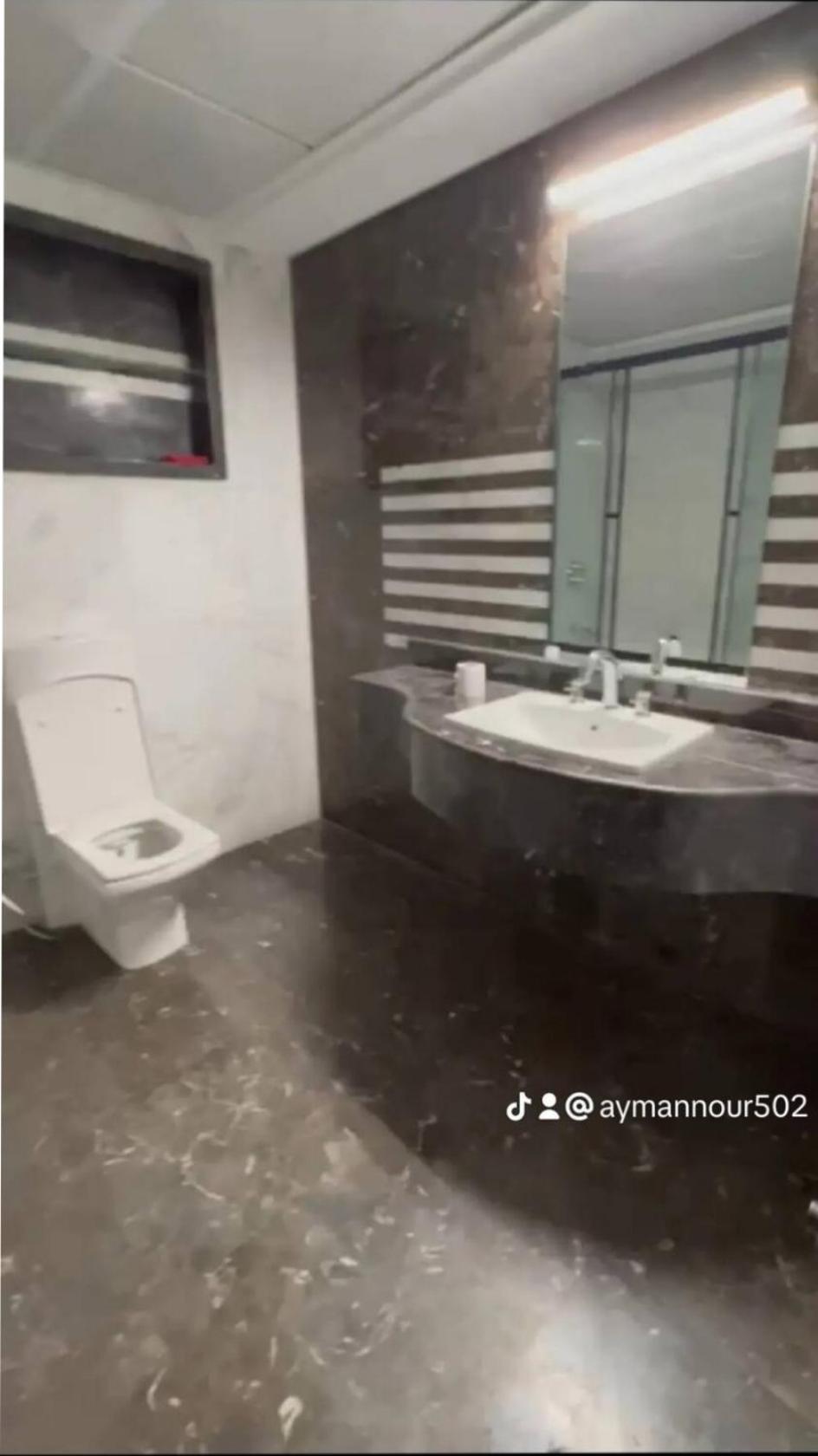 بفندق هىلتون المعادي عالنيل Tower Resident غرفتان وثلاثة Apartment